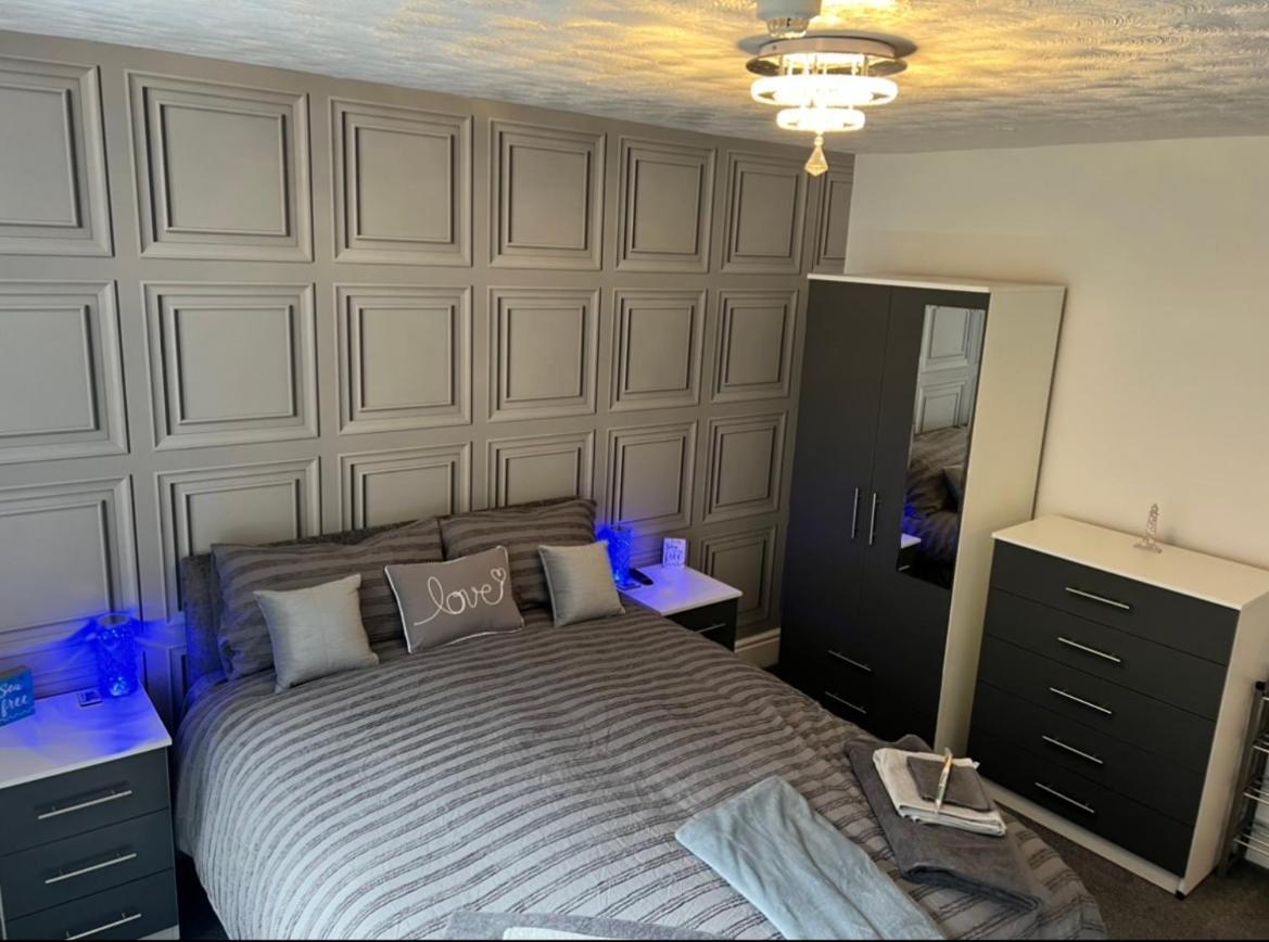 Sea View Lavish Apartment Sky Tv Whirlpool Bath Huge Balcony Newly Refurbished Bridlington Exterior photo